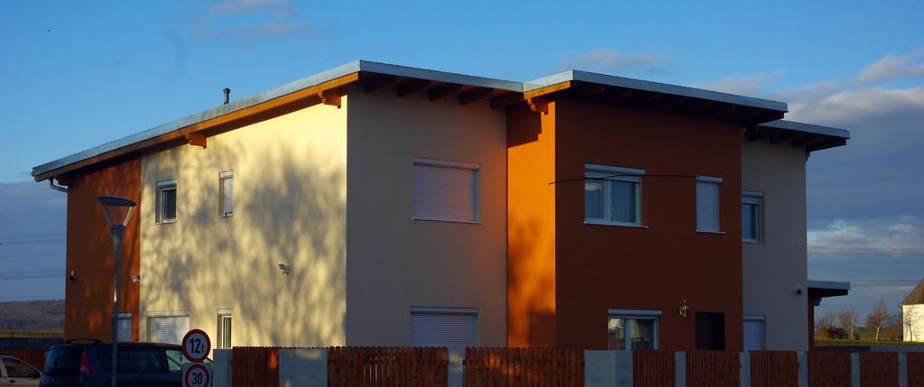 Pension Diana-Parndorf Εξωτερικό φωτογραφία